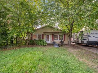 1628 Red Bird Rd, Madison, OH 44057