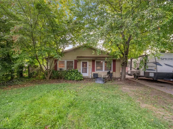 1628 Red Bird Rd, Madison, OH 44057