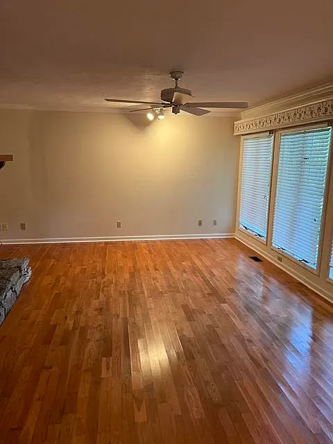 2 bed, 2.5 bath, 1700 sqft, $2,395 — Photo 4