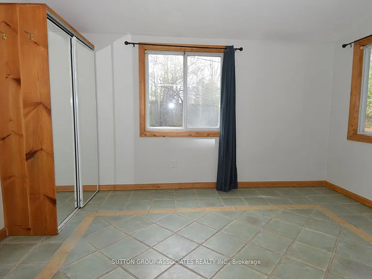 35 Longhope Pl — Photo 4