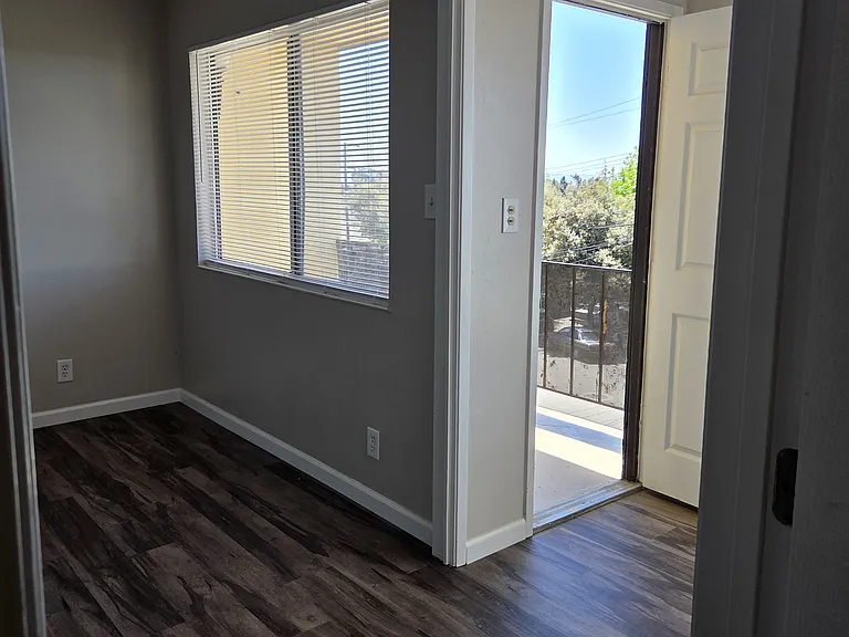 25684 Spring Dr #D — Photo 13