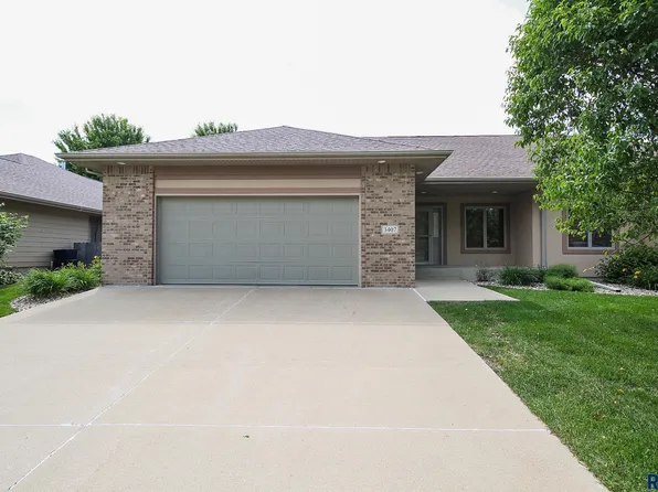 3407 S Bedford Ave, Sioux Falls, SD 57103