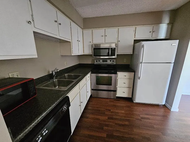 2 bed, 2.0 bath, $1,000 — Photo 1