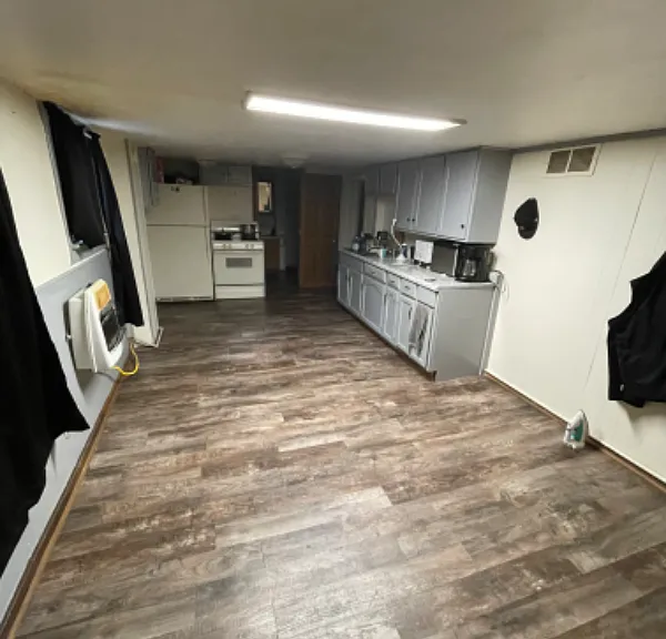 400 E Thrush Ave #E — Photo 3