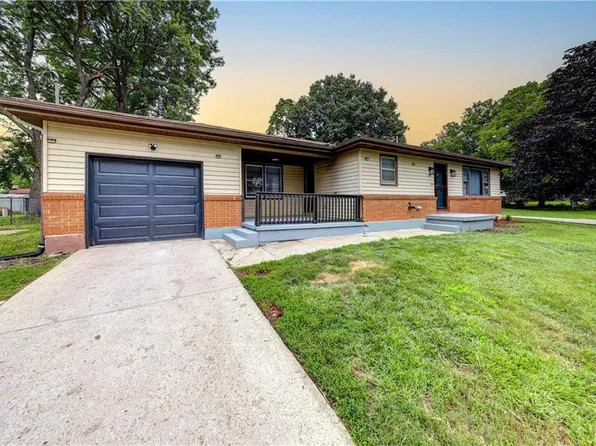 10208 E 20th St, Independence, MO 64052