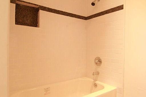 3rd image of 14714 Inglewood Ave APT B