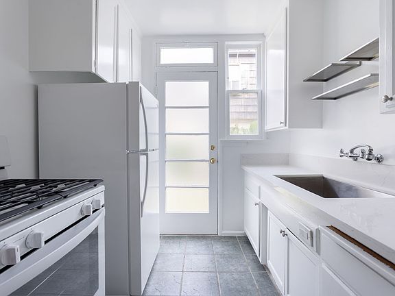 5th image of 346 N Maple Dr #5