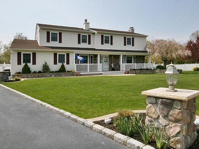 28 Paddock St, Holbrook, NY, 11741