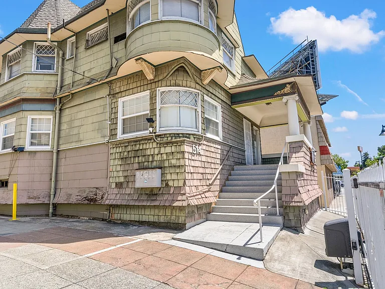 514 W Macarthur Blvd #3 — Photo 15