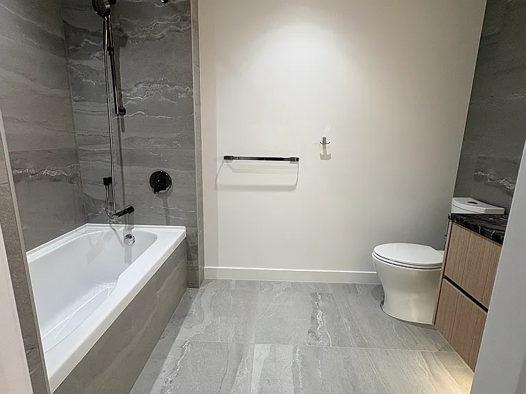 777 Harbourside Dr — Photo 7