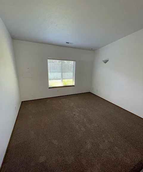 618 E Cozza Dr — Photo 3