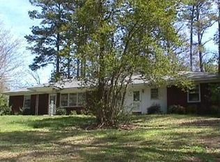 205 Brookhaven Dr, Greenwood, SC 29646