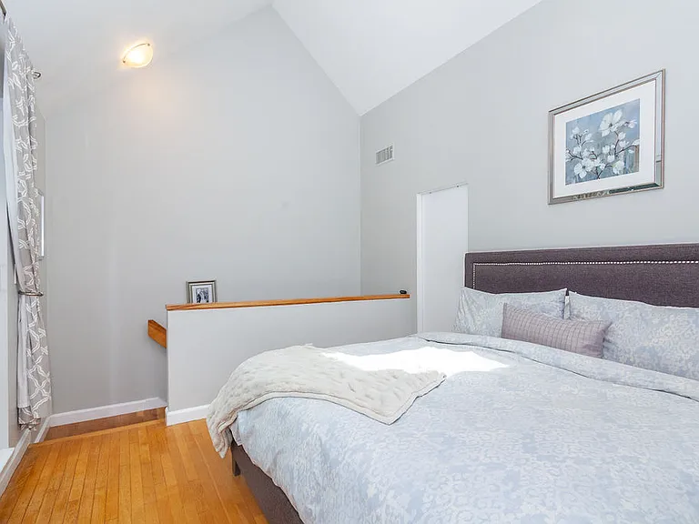 129 Governor Winthrop Rd — Photo 22