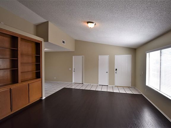 2nd image of 2878 N Acacia Ave