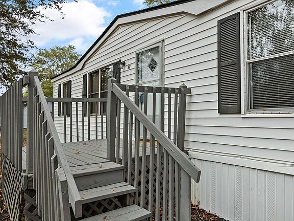 4th image of 32 Cambridge Dr