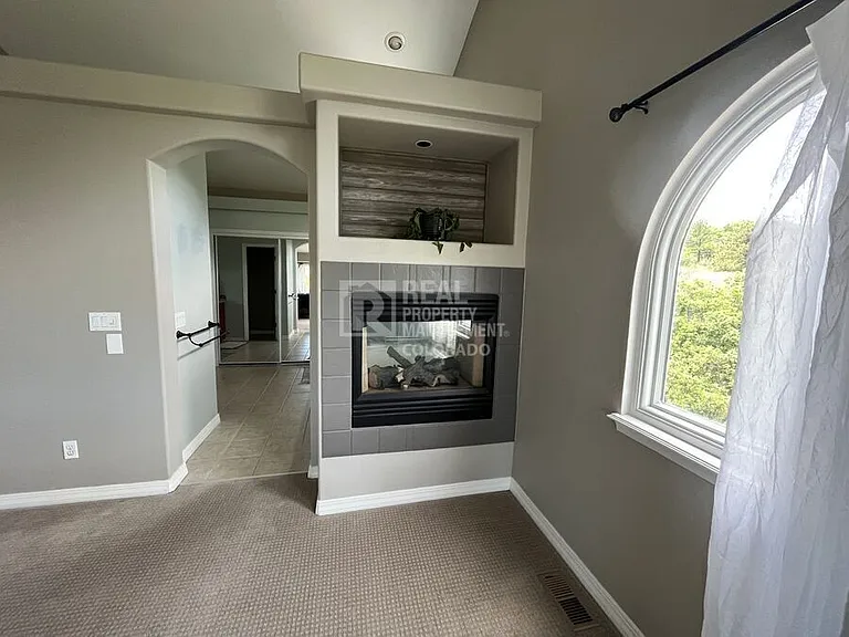 5016 Briscoglen Dr — Photo 5