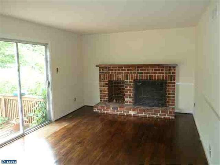2nd image of 2 Chapelcrest Ln