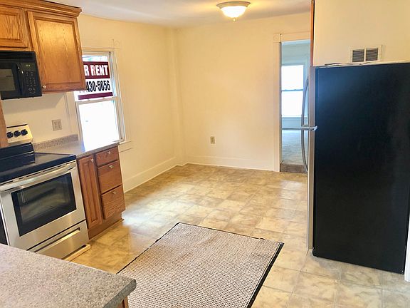 3rd image of 28 W Genesee St APT 3