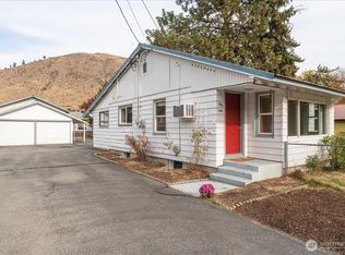 203 E Parkhill St, Cashmere, WA 98815