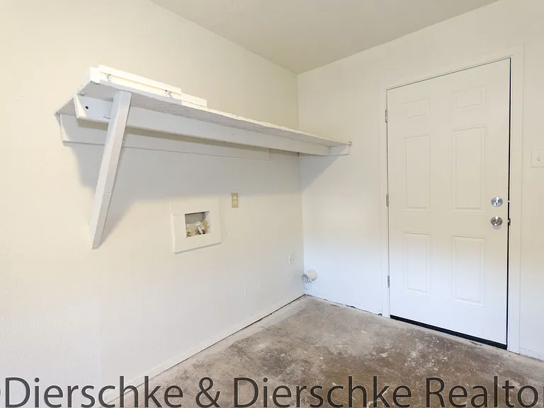 830 Van Zandt St — Photo 6