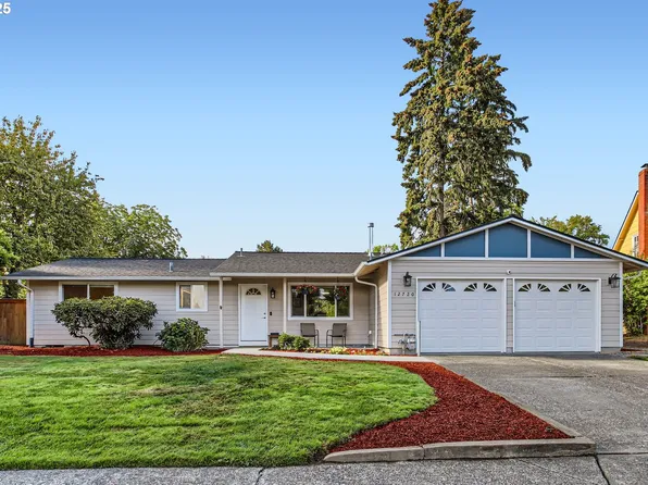 12720 SW Bell Ct, Tigard, OR 97223