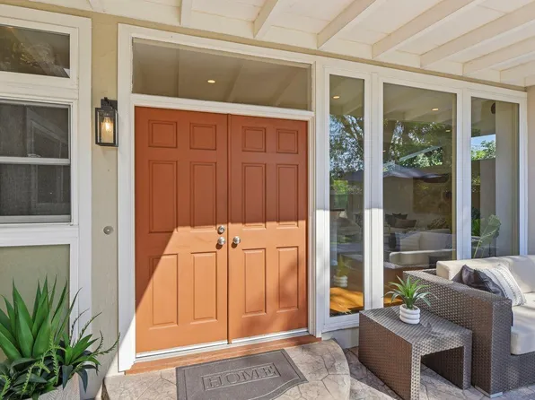 201 Thompson Sq, Mountain View, CA 94043