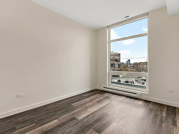 2nd image of 1126 W Chicago Ave #709