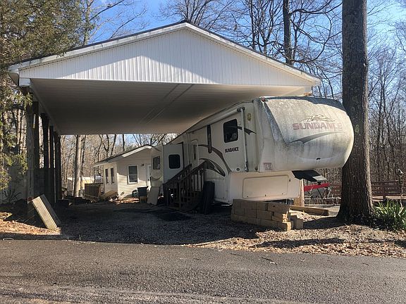 2nd image of 5992 Maple Dr