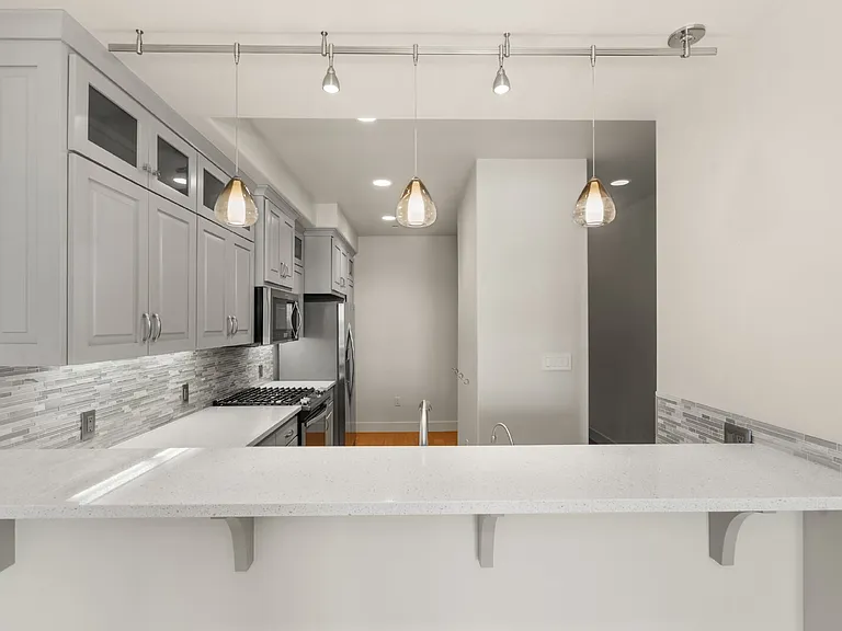 175 Lithia Way #201 — Photo 7