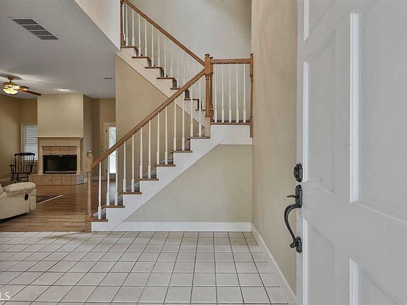 3rd image of 117 Oakdale Ave