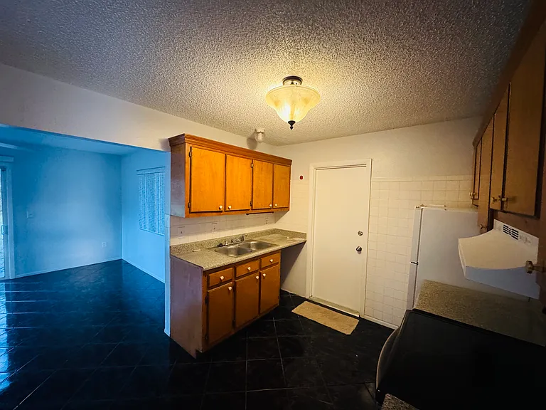 1035 Nevada Dr NE — Photo 3