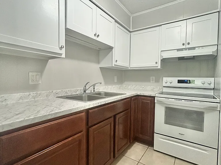 310 Watauga Dr #8 — Photo 5