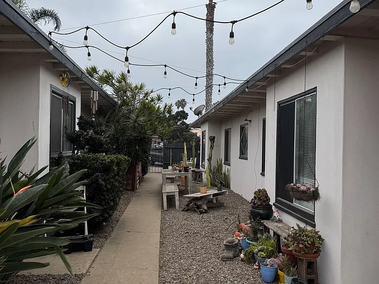 4974 Santa Monica Ave — Photo 2