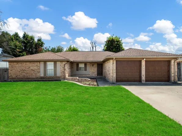 1325 Royster Rd, Fort Worth, TX 76134