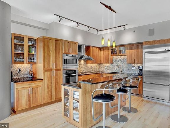 5th image of 215 10th Ave S Unit 624