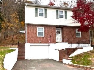 30 Clinton Pl, Wallingford, CT 06492