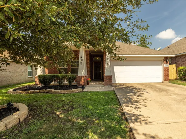 6005 Saddle Flap Dr, Fort Worth, TX 76179
