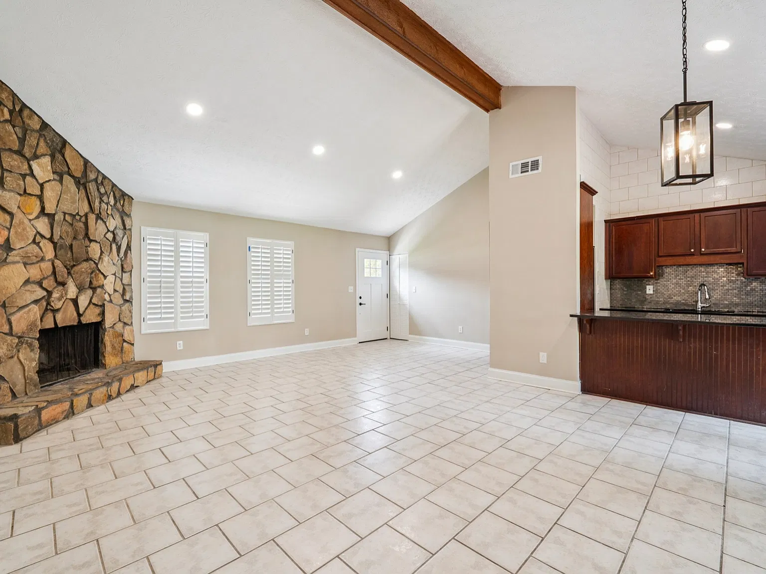 3 bed, 1262 sqft, $2,750 — Photo 4