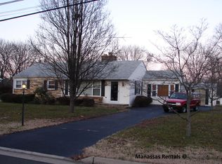 9013 Longstreet Dr, Manassas, VA 20110