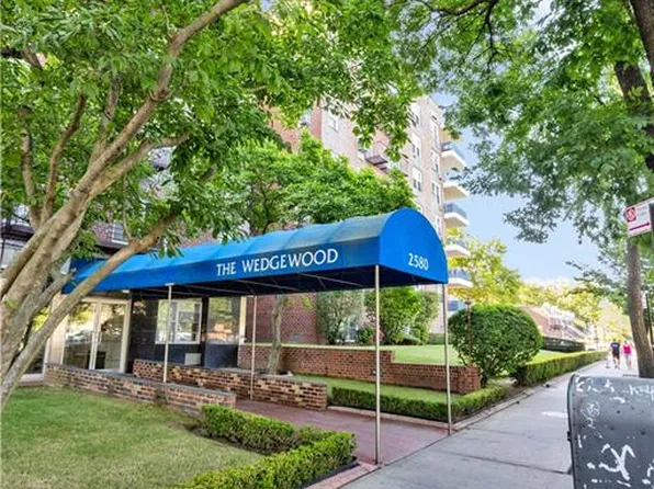 2580 Ocean Parkway image 19 of 19