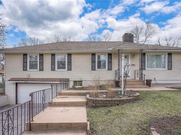 1005 W 93rd Ter, Kansas City, MO 64114