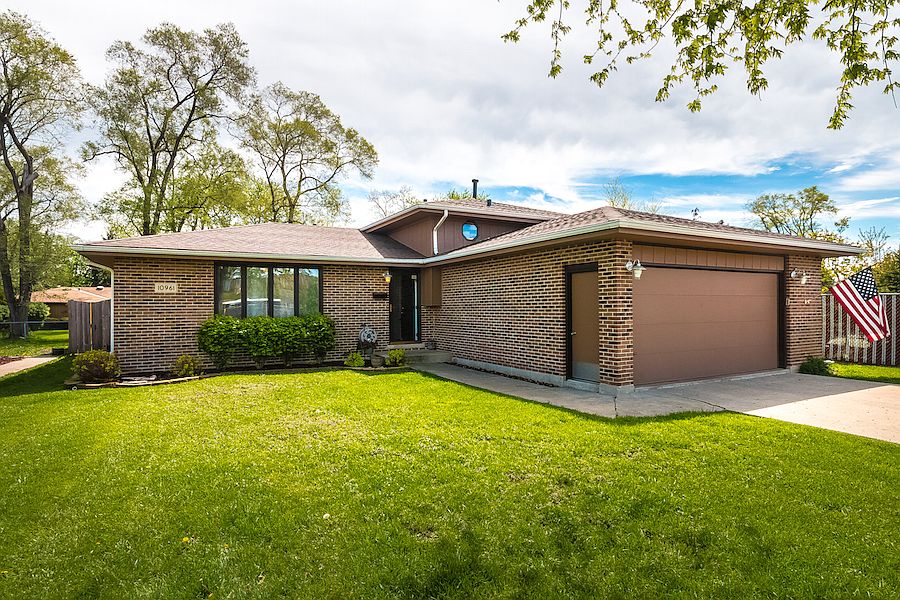 1st image of 10961 S Neenah Ave