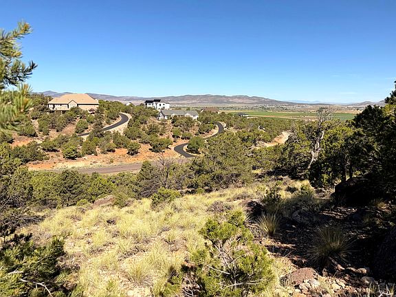3rd image of 1037 S Canyon Dr
