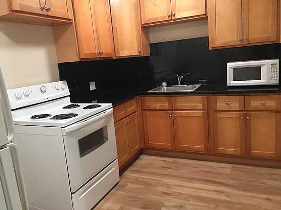 4th image of 442 S 5th St #4