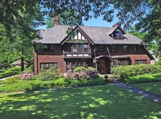2740 Fairmount Blvd, Cleveland Heights, OH