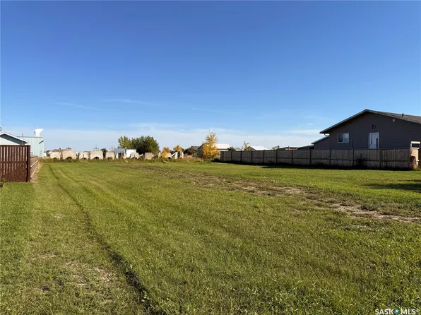 305 McKenzie Street N, Outlook, SK S0L 2N0