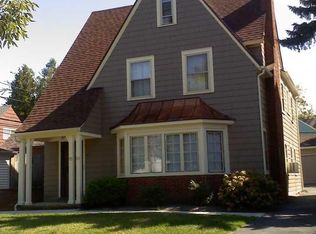 3555 Strathavon Rd, Shaker Heights, OH 44120