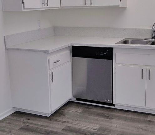 4th image of 4248 Arch Dr #8