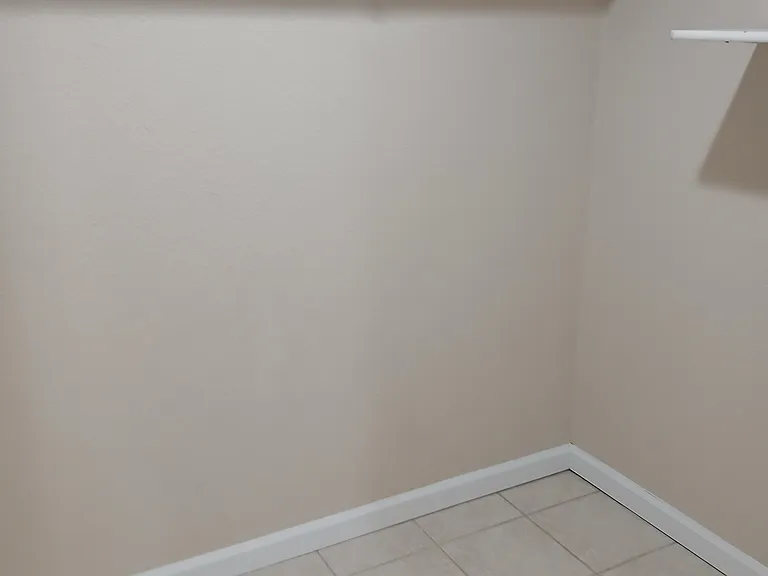 711C S Poplar St — Photo 11