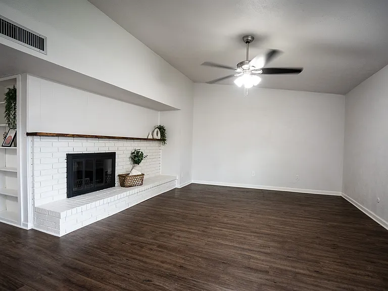 5097 Roberts Dr — Photo 5